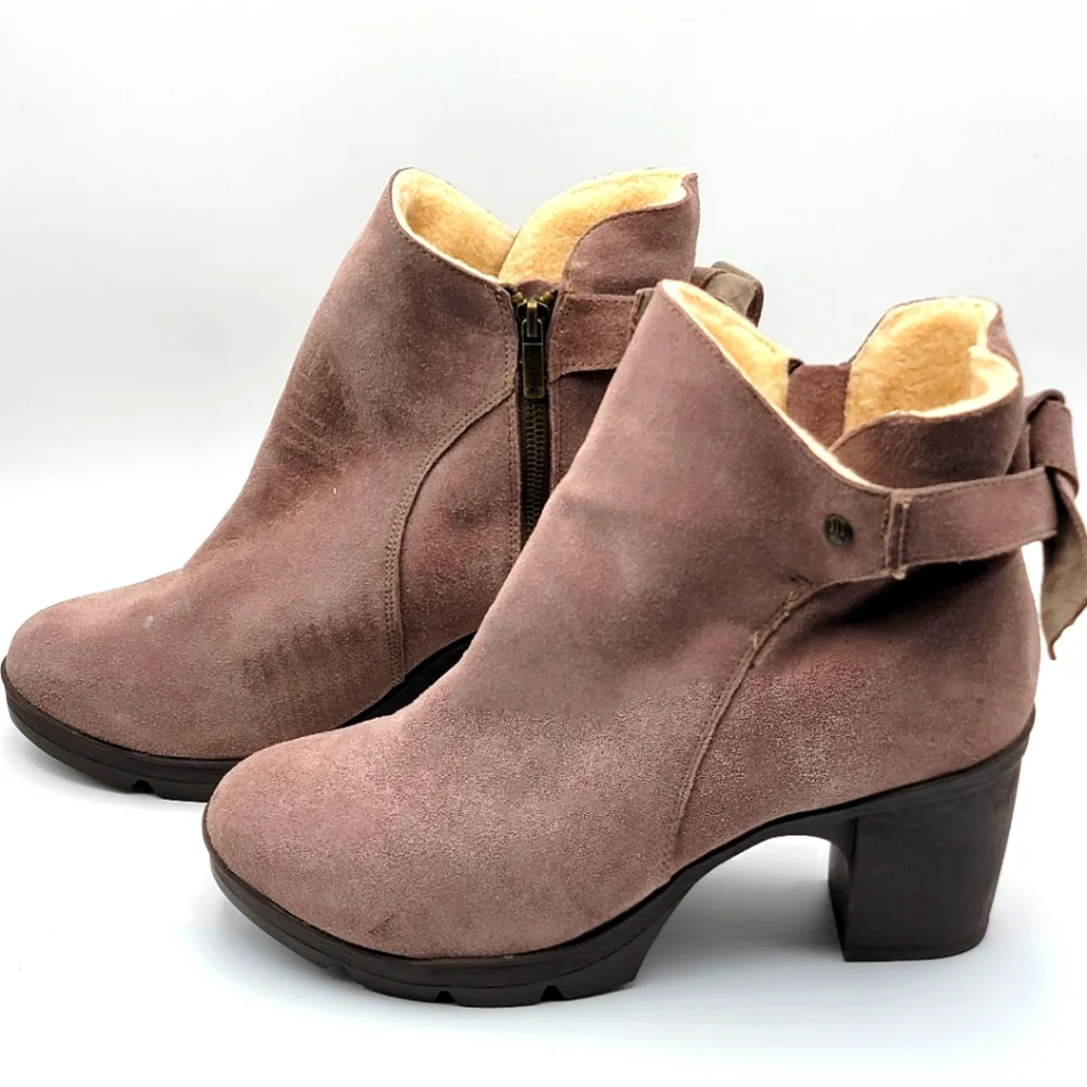 BearPaw features women